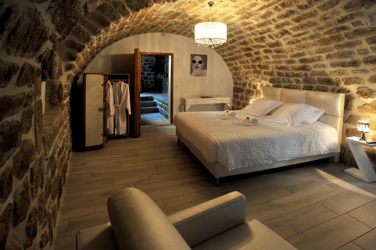 Chambre D'Hote Avec Jacuzzi Sanilhac  Exteriör bild